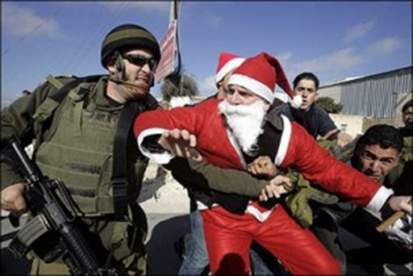 israel-santa-claus-being-beaten