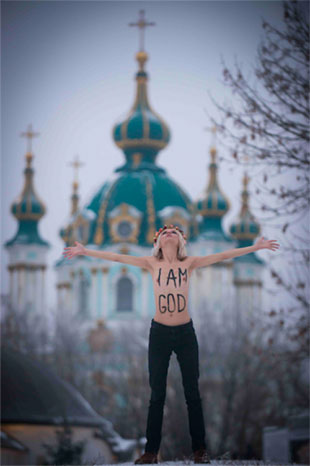 Femen-i-am-god