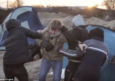 Journalists filming conditions at Calais Jungle are robbed at knife-point by the migrants they were trying to help: Zio-Watch, January 20, 2016